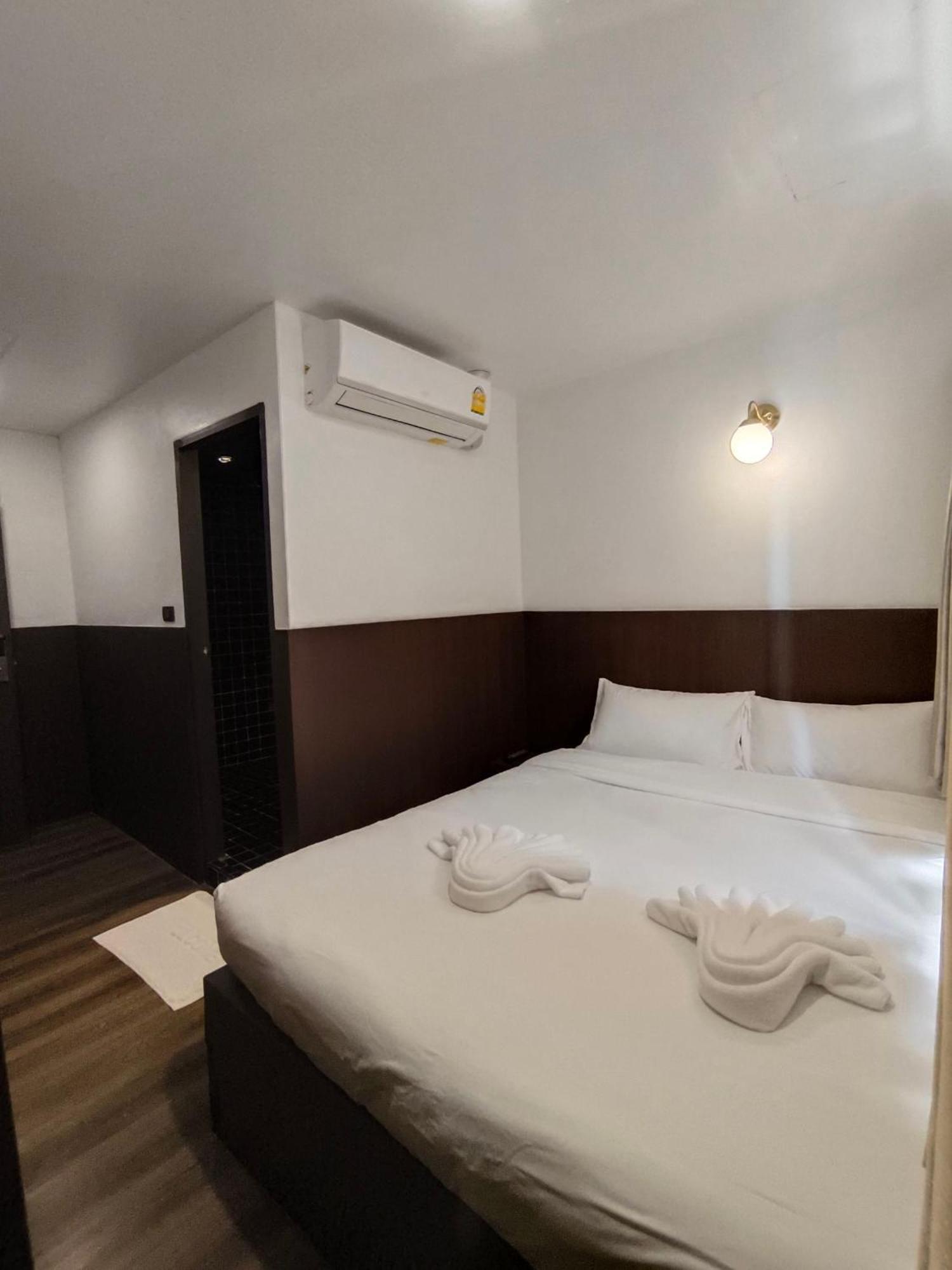 Four Sister Lamoon Hotell Bangkok Exteriör bild