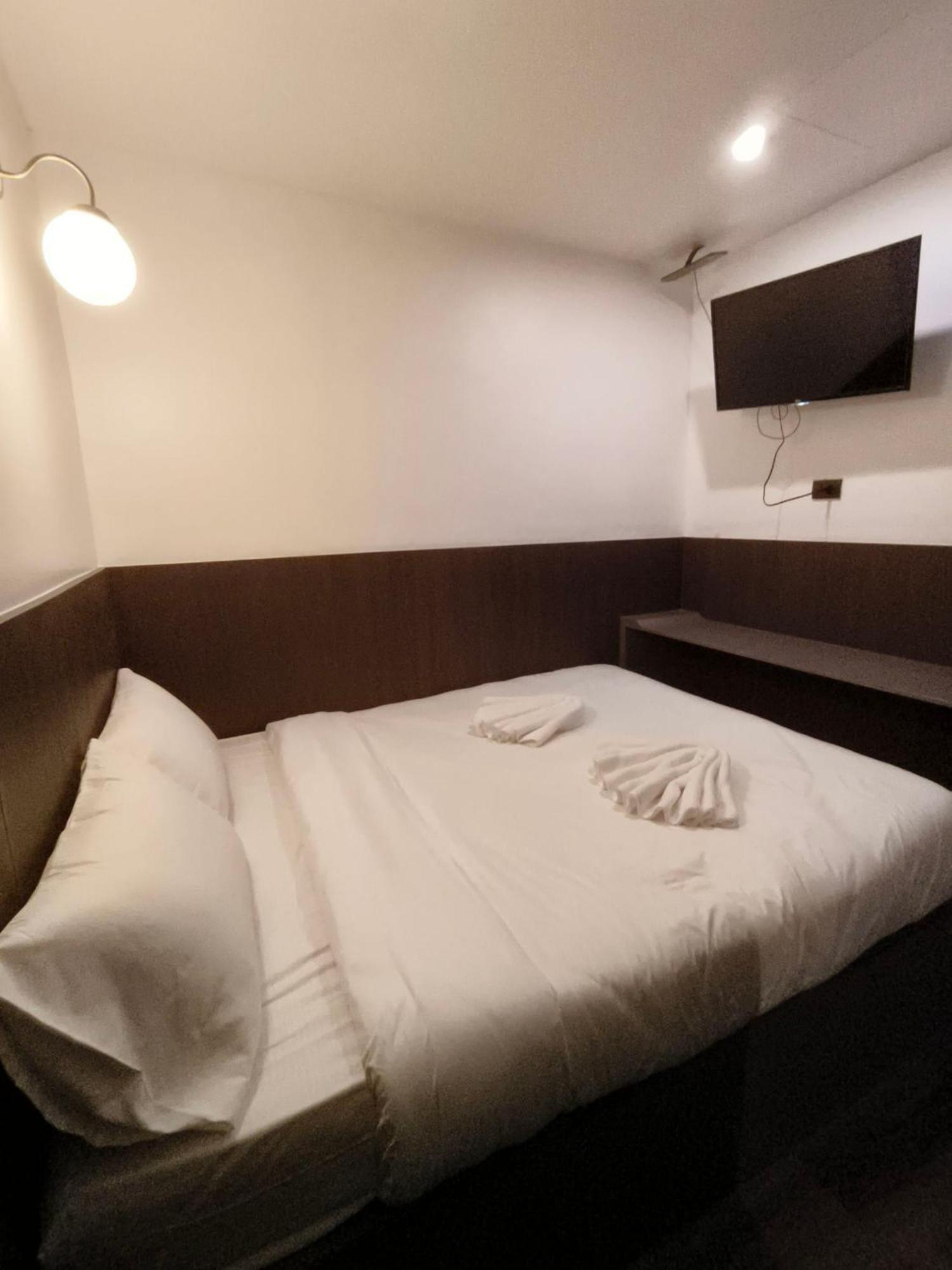 Four Sister Lamoon Hotell Bangkok Exteriör bild