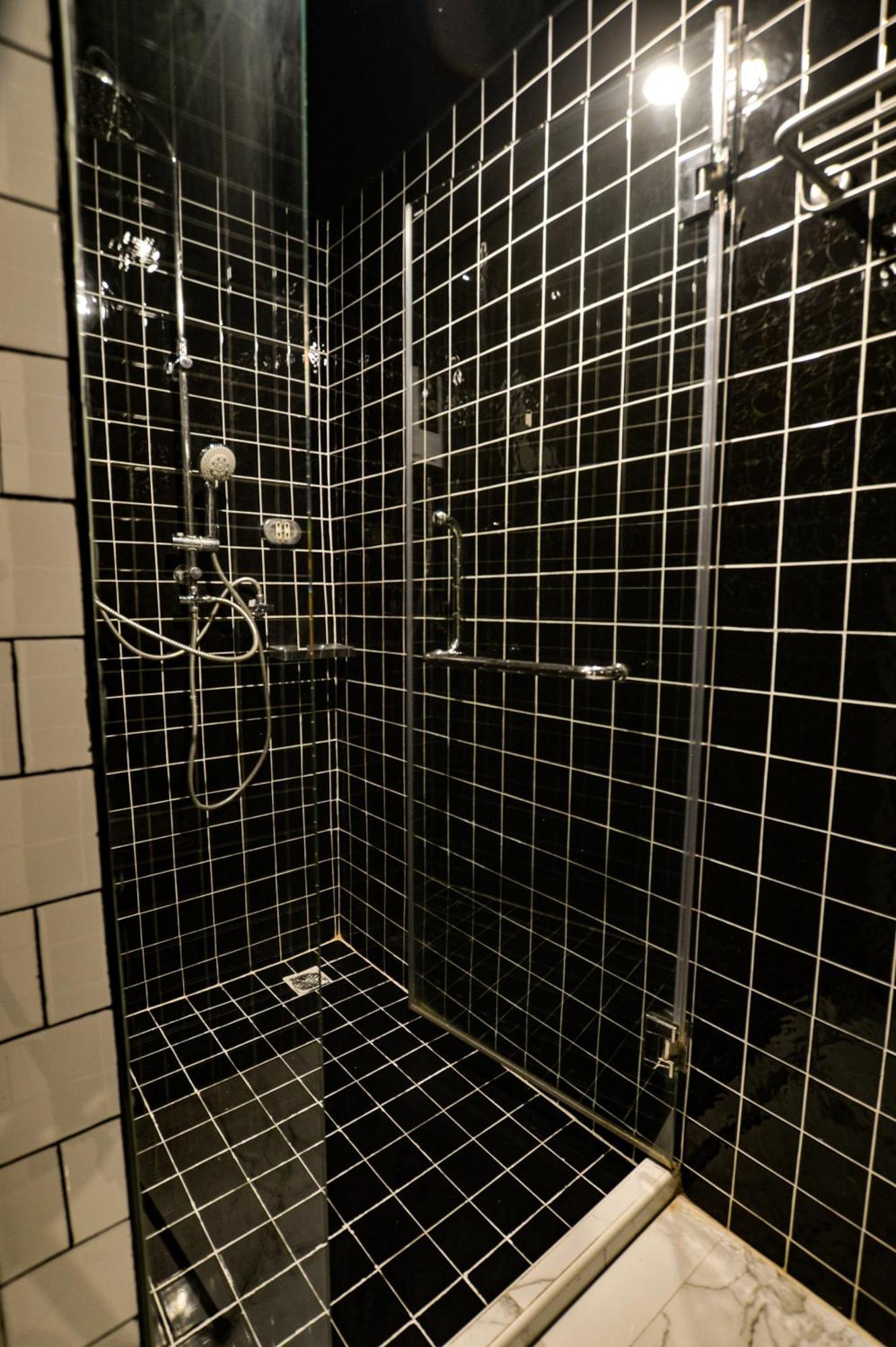 Four Sister Lamoon Hotell Bangkok Exteriör bild